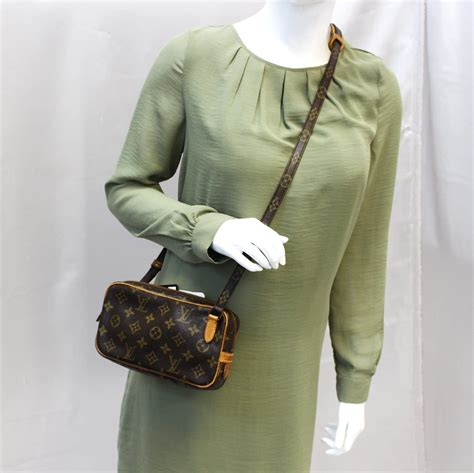 pre owned louis vuitton crossbody|louis vuitton bolsas pre owned.